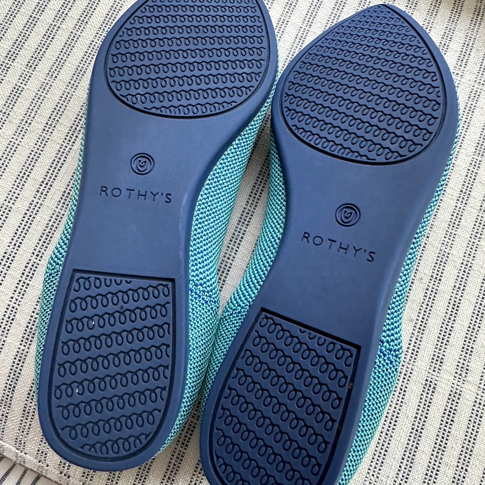 Excellent (Barely Worn) Rothy’s